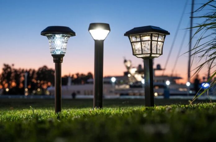 The Best Solar Landscape Lights: Illuminate Your Outdoor Spaces with Style and Efficiency, Versatility, Settings, and Much More The Best Solar Landscape Lights